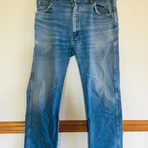 Well worn jeans with waistband design